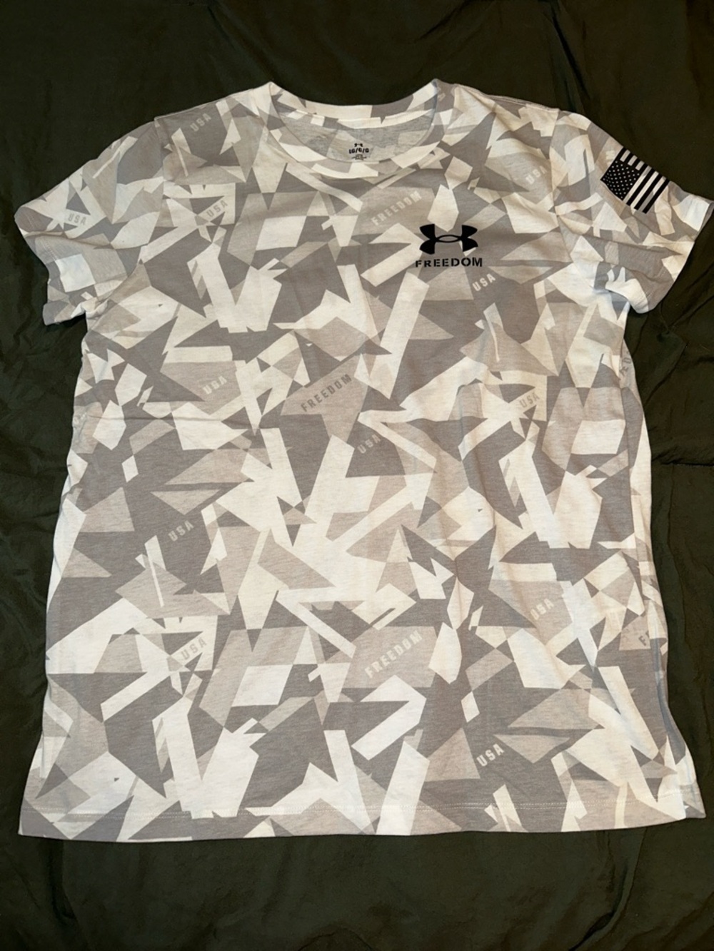Under Armour Gray & White Camo 'Freedom' Women’s Short Sleeve Tee